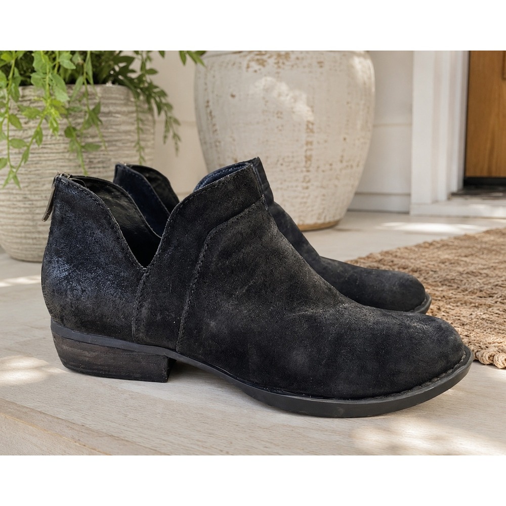 Born Kerri Black Distressed Suede Ankle Booties F33603 Womens 8M Back Zip Cutout